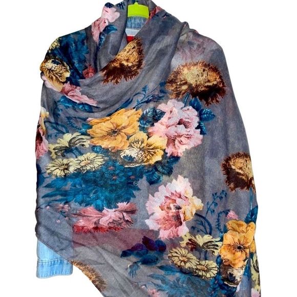 Caracol Flower Power oversized Scarf - Picture 1 of 9